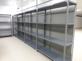 kệ sắt V lỗ tại cầu giấy