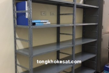 Kệ sắt để hàng tại Thanh Xuân