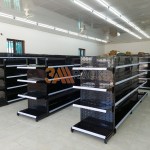 Set up kệ cho cửa hàng thời trang 200m2