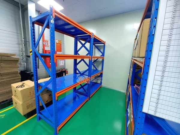 kệ sắt trung tải lai châu