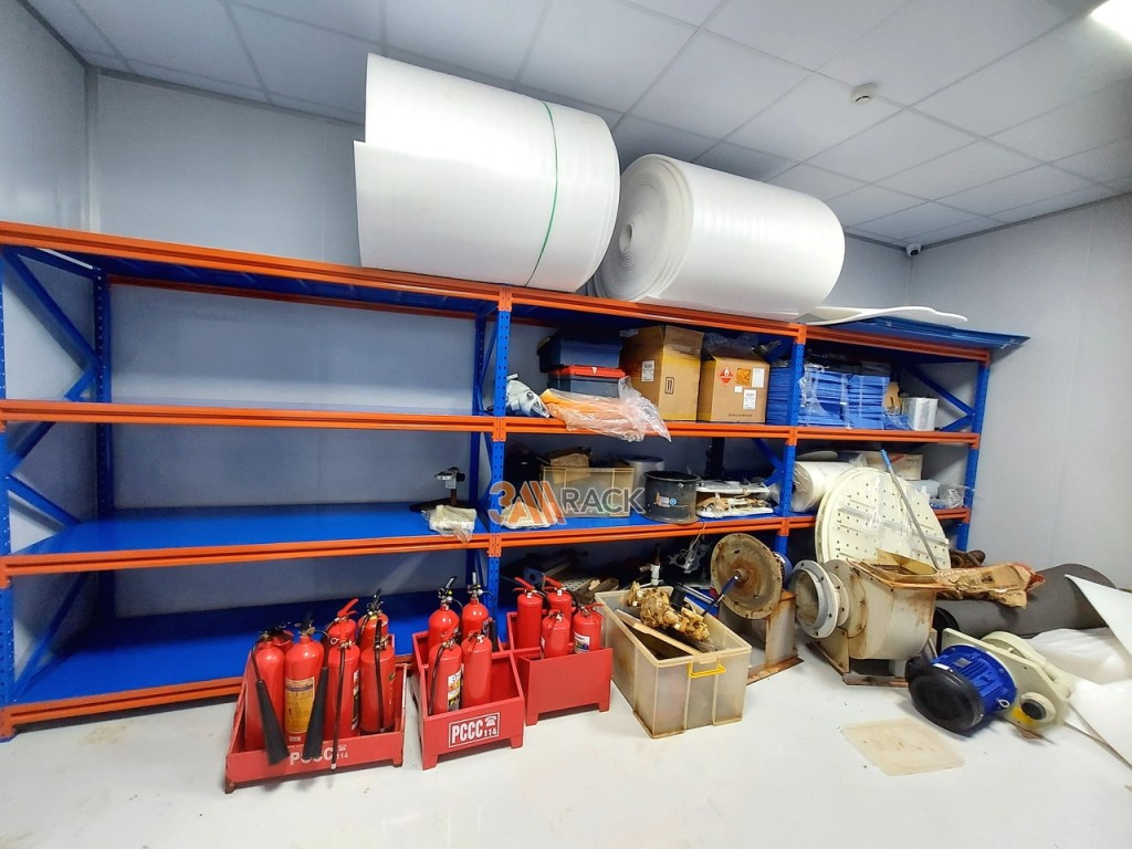 kệ sắt trung tải tại lào cai