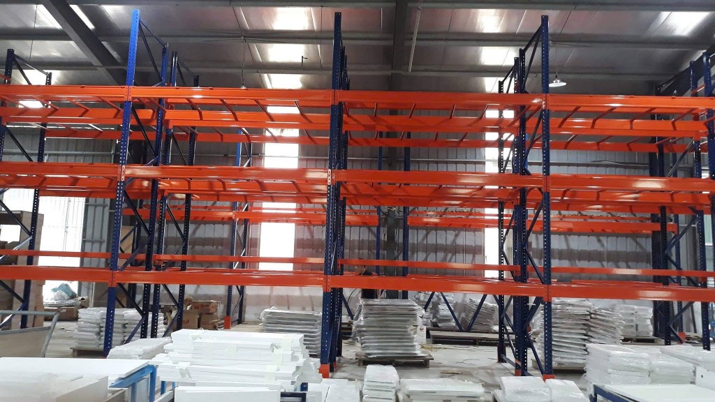 Kệ để pallet tải trọng từ 1000-3000kg/tầng